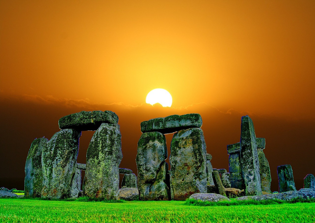 The Secrets of the Stonehenge Alignment